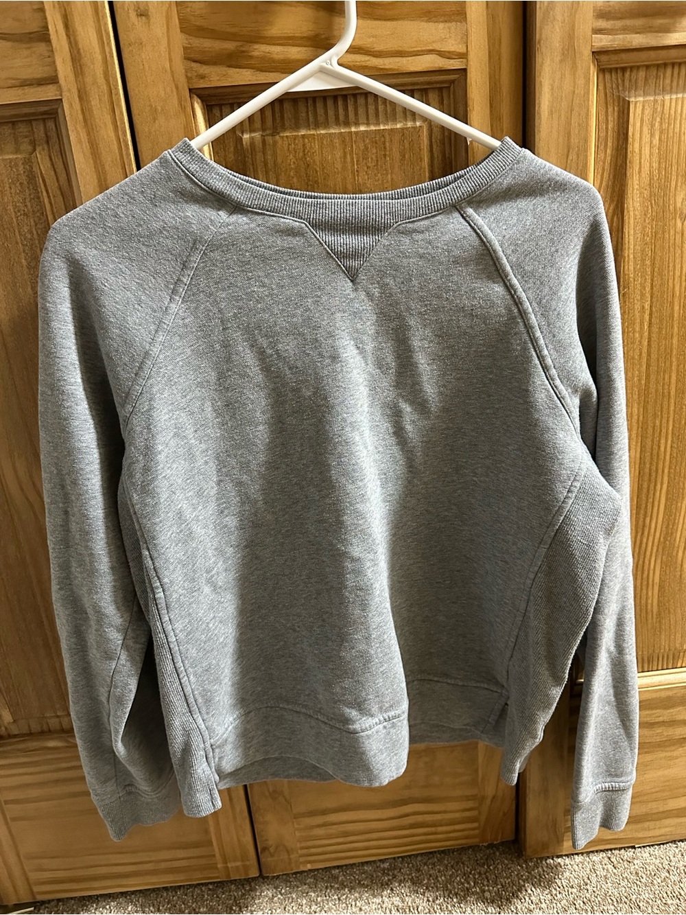 Champion Women's Light Gray Crewneck Sweatshirt